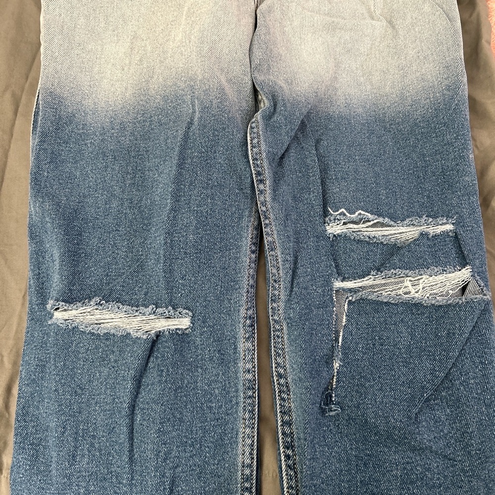 Hollister Size 1R Ultra High Rise Vintage Straight - Picture 3 of 3